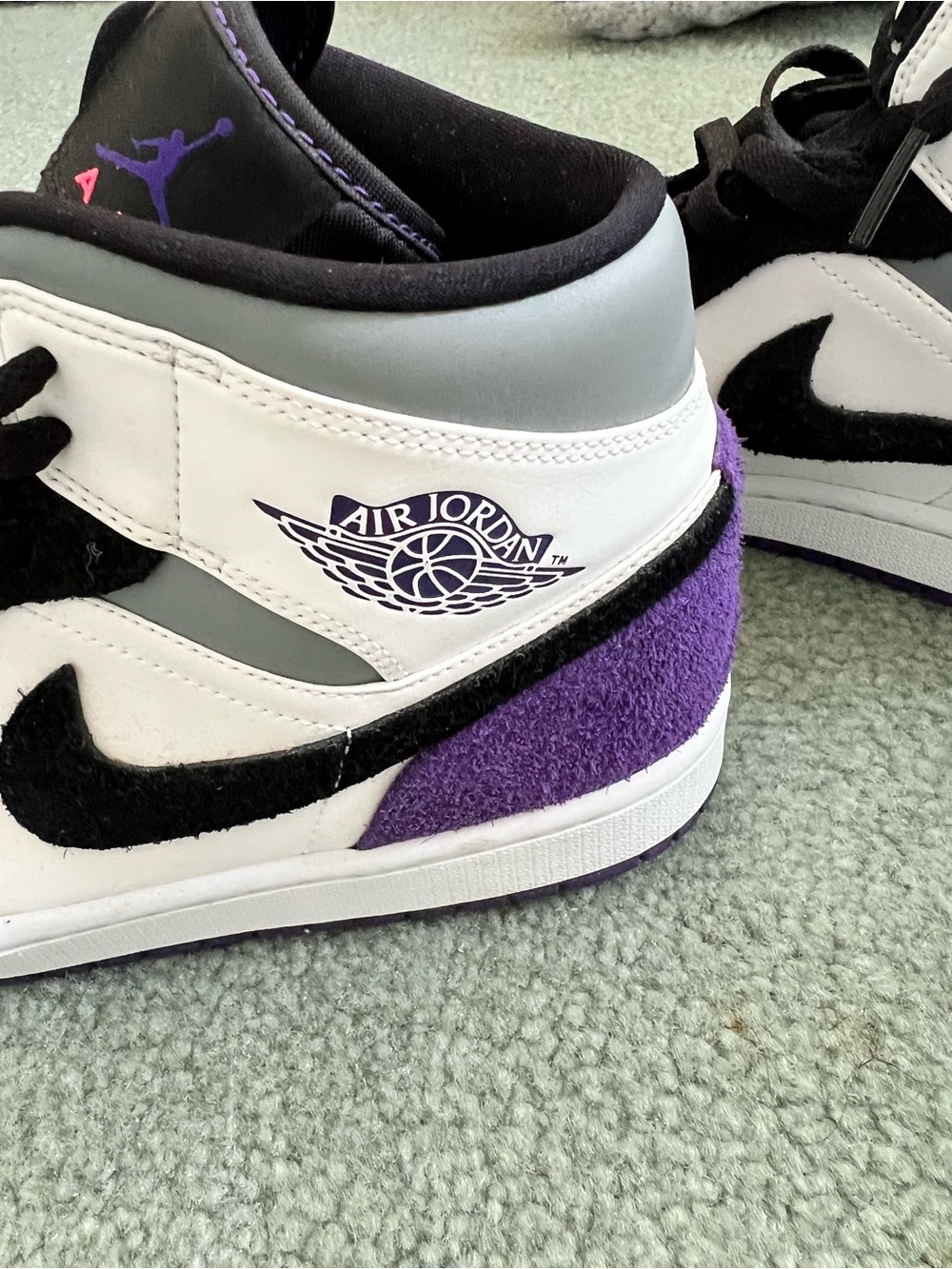Jordan Mens Mid-Top Sneakers White Black Purple